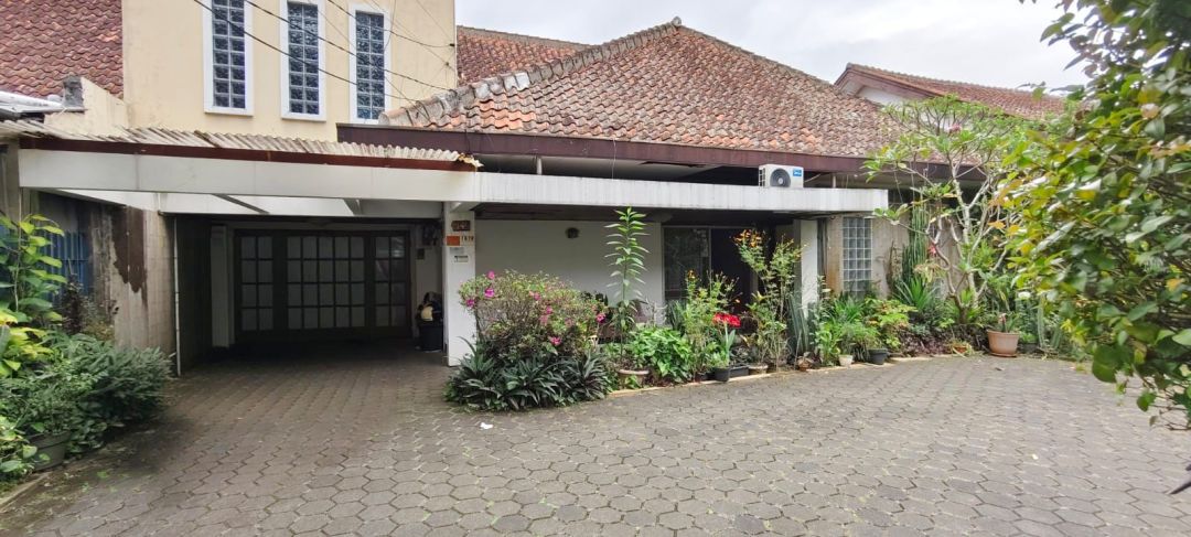 Disewakan Rumah Terjangkau di Pajajaran, Bandung, LT 500m²