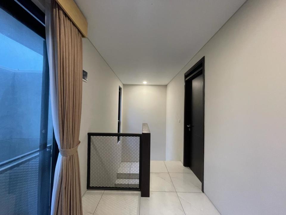 Rumah Sewa Murah Lokasi Kota Baru Parahyangan, Bandung, LB 94m²