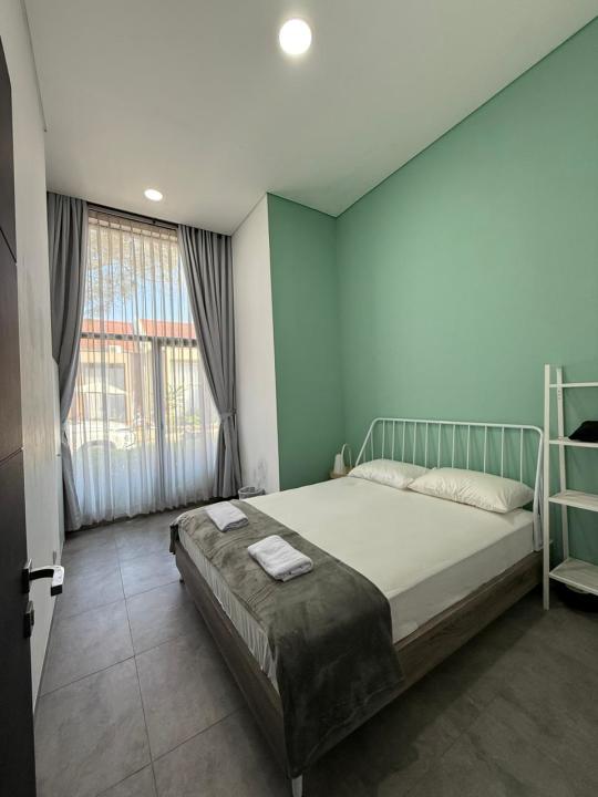 Rumah Sewa Murah Lokasi Kota Baru Parahyangan, Bandung, LB 95m²