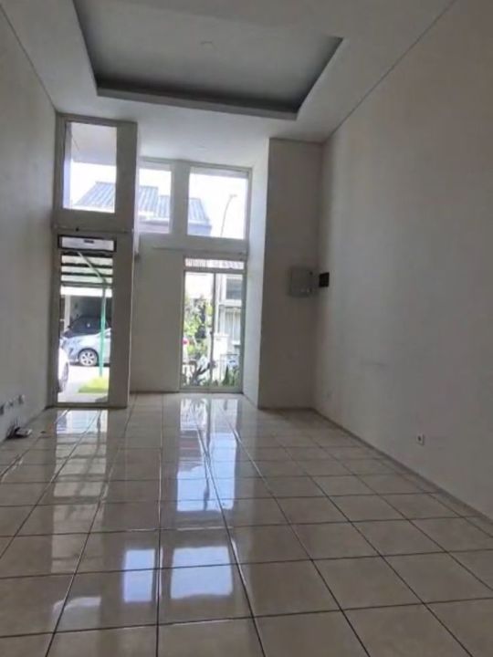 Rumah Sewa Nyaman Lokasi Kota Baru Parahyangan, Bandung, LB 90m²