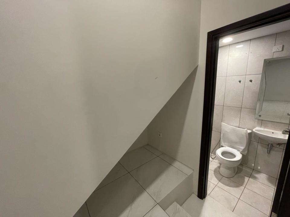 Dikontrakkan Rumah Murah di Kota Baru Parahyangan, Bandung, LT 120m²