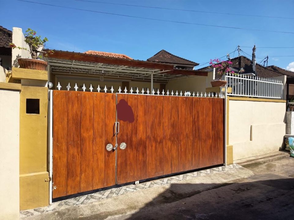 Rumah Sewa Nyaman Lokasi Renon, Denpasar, LB 150m²