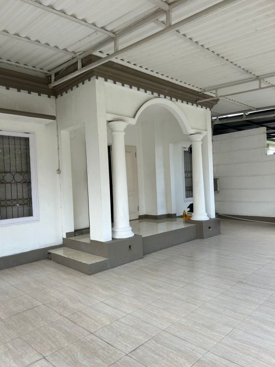 Disewakan Rumah Murah di Mataram, Mataram, LT 250m²