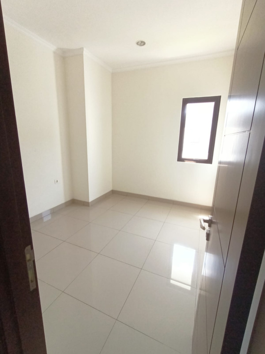 Rumah Sewa Murah Lokasi Summarecon Bandung, Bandung, LB 124m²