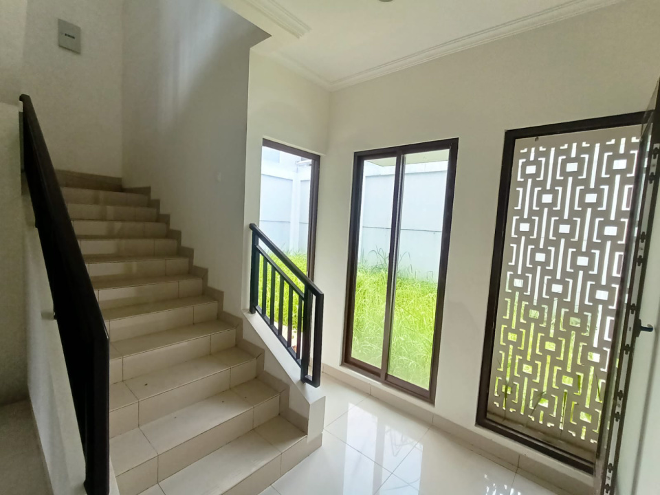 Rumah Sewa Murah Lokasi Summarecon Bandung, Bandung, LB 124m²