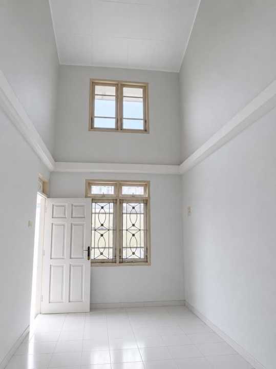 Rumah Sewa Murah Lokasi Gading Serpong, Tangerang, LB 90m²