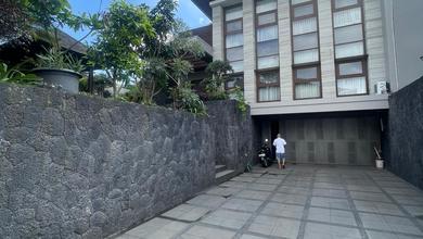 Hunian Mewah di Setra Sari, Bandung, 6 Kamar Tidur, LT 600m²