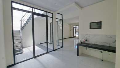 Rumah Favorit di Taman Kopo Indah, Bandung, 3 KT, Harga 1,9 Miliar