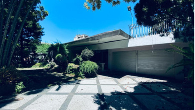 Rumah Strategis untuk Disewakan di Dago, Bandung, Harga 800 Juta /tahun