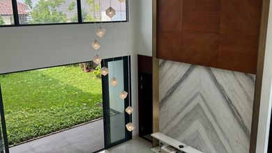 Rumah Mewah di Kawasan Pondok Hijau, Bandung, LB 1000m², Harga 15 Miliar