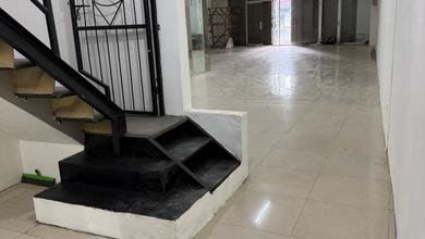 Ruang Usaha di Mainroad Gatsu Lokasi Strategis