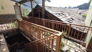 For rent ruang usaha bangunan lama daerah cihamplas luas tanah luas 