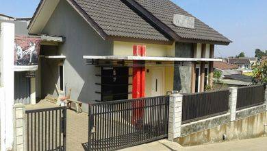 Jual Rumah Cantik LT 204 m2 di Cimahi, Bandung
