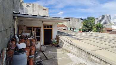 Rumah Dijual di Lengkong, Bandung, LB 200m², Harga Terbaik!