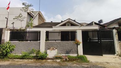 Dijual Rumah Strategis di Astanaanyar, Bandung - LT 189m²