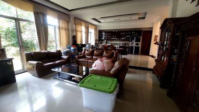 Ruang Usaha Klinik & Rumah Tinggal di Mainroad Supratman Bandung