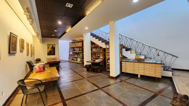 Kesempatan Eksklusif, rumah Prestisius di Hegarmanah, Bandung, LB 350m²