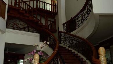 Penawaran Langka, rumah Mewah di Setra Duta, Bandung, LB 1541m²