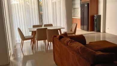 Rumah Modern Luas 220 Jual di Kota Baru Parahyangan, Bandung