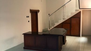 Promo Rumah di Antapani, Bandung, LB 220m², Harga 1,6 Miliar