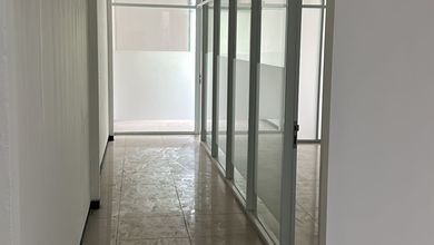 Ruka 3 Lantai Hadap Timur Karapitan, Bandung