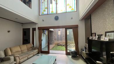 Hunian Mewah di Batununggal, Bandung, 4 Kamar Tidur, LT 300m²