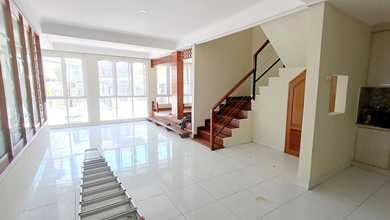 Rumah Prestisius di Kawasan Setiabudi, Bandung, LB 400m², Harga 4,25 Miliar