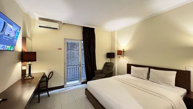 JUAL HOTEL SAYAP SUKAJADI BARU RENOVASI ADA BASEMENT