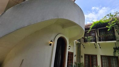 Hunian Elegan di Hegarmanah, Bandung, 5 KT, LT 422m²
