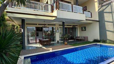 Rumah Modern di Ciumbuleuit, Bandung, Luas 400 m2