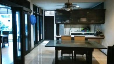 Rumah Mewah di Kawasan Turangga, Bandung, LB 349m², Harga 5,2 Miliar