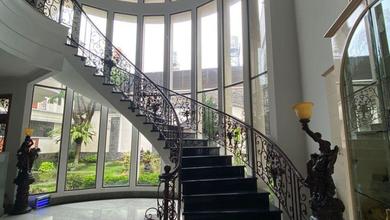Rumah Mewah di Batununggal, Bandung, 5 KT, LT 600m²