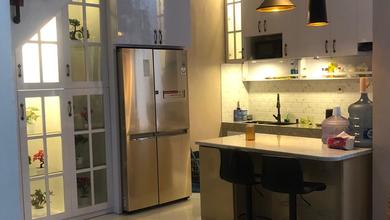 Rumah Mewah di Kota Baru Parahyangan, Bandung, 5 KT, LT 180m²