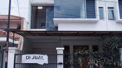 Promo Rumah di Regol, Bandung, LB 226m², Harga 2,49 Miliar