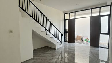 Rumah Modern LT 50 Jual di Cihanjuang, Bandung
