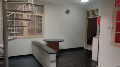 Hunian Elegan di Astanaanyar, Bandung, 3 KT, LT 200m²