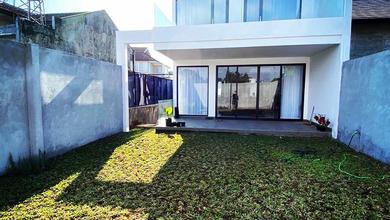 Hunian Mewah di Cipaku, Bandung, 4 Kamar Tidur, LT 258m²
