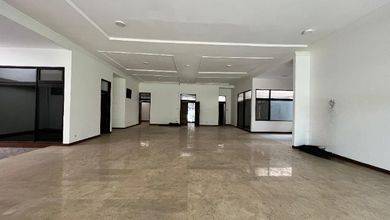 Jual Segera Rumah Mewah di Bandung Wetan, Bandung, LT 839 m2