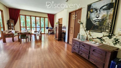 Hunian Prestisius di Kawasan Ciumbuleuit, Bandung, LB 1192m², Harga 20 Miliar