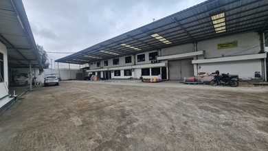 Pabrik dan Gudang  Lahan Parkir Luas Di Kopo Katapang Bandung