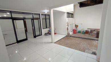 Rumah Elite di Kawasan Bojongloa Kidul, Bandung, LB 240m², Harga 2,8 Miliar