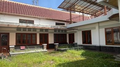 Rumah Luas Cocok Untuk Ruang Usaha Di Tengah Kota Bandung