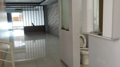 Dijual Ruko Tiga Tingkat Lokasi Prima Jalan Cikawao, Cikawao, Kota Bandung, Jawa Barat