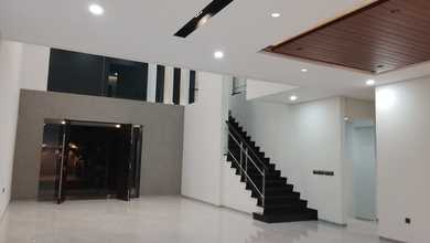 Kesempatan Eksklusif, rumah Prestisius di Singgasana, Bandung, LB 315m²