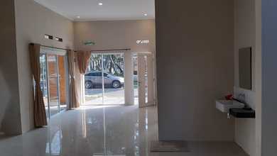 Disewakan Rumah Minimalis Kawasan Kota Baru Parahyangan, Bandung, LT  200 m2