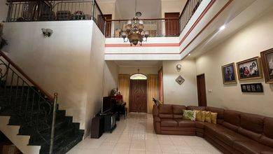 Jual Rumah Cantik LT 444 m2 area Setra Sari, Bandung