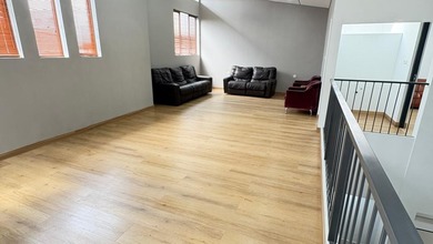 Rumah Mewah di Kawasan Regol, Bandung, LB 225m², Harga 3,15 Miliar