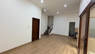 Rumah Dijual di Taman Kopo Indah, Bandung, LB 180m², Harga Terbaik!