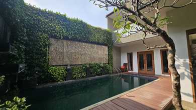 Hunian Mewah di Regol, Bandung, 5 Kamar Tidur, LT 800m²