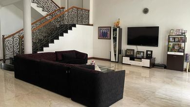 Kesempatan Langka, rumah Prestisius di Setra Duta, Bandung, LB 390m²